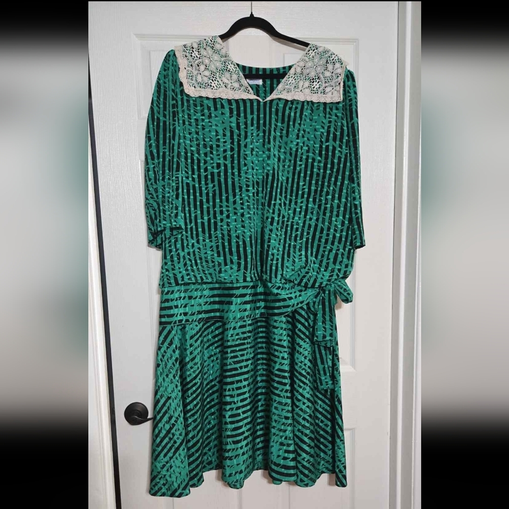 LORAC Green and Black Patterned Garment